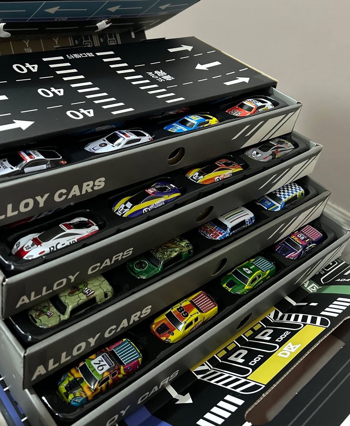 Die Cast Container Storage Box 48 Pack Alloy Racing Car Toys Pull Back Race Cars Toy Set